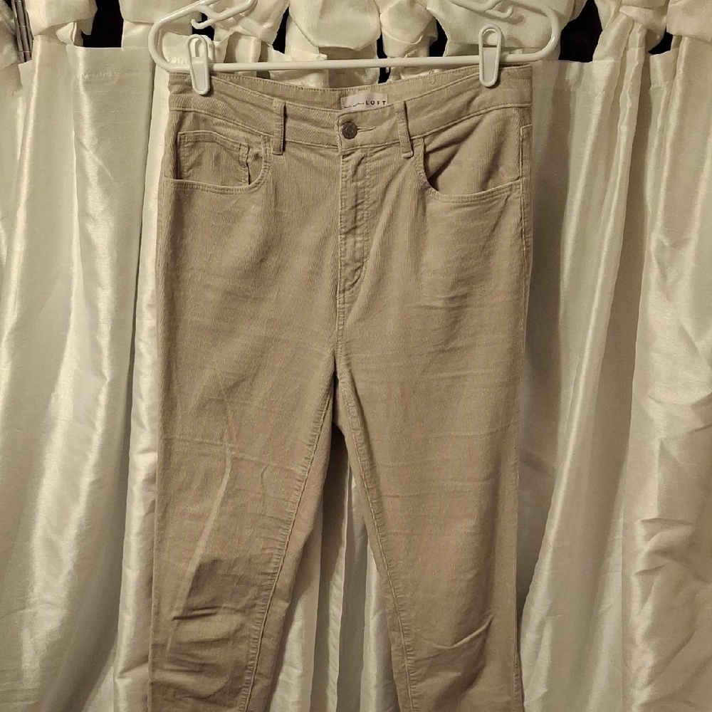 LOFT Woman's Corduroy Pants in Tan 28/6